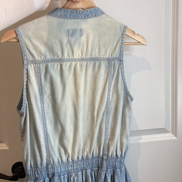 Fit + flare chambray Levi’s dress - Picture 7 of 9
